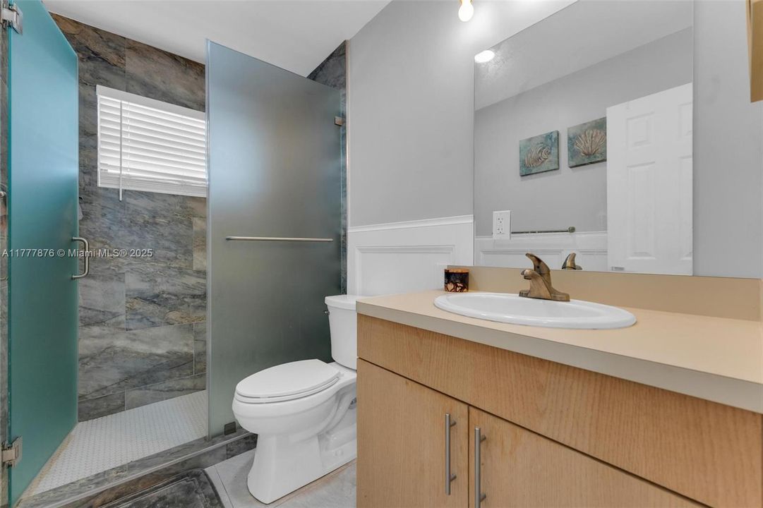 Recently Sold: $465,000 (3 beds, 2 baths, 1056 Square Feet)