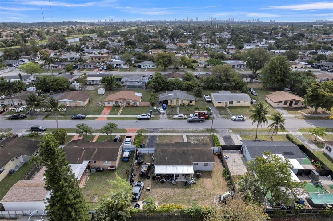 Recently Sold: $465,000 (3 beds, 2 baths, 1056 Square Feet)