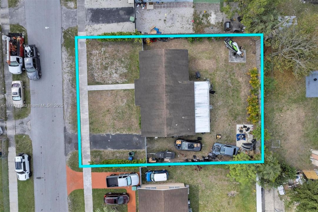 Recently Sold: $465,000 (3 beds, 2 baths, 1056 Square Feet)