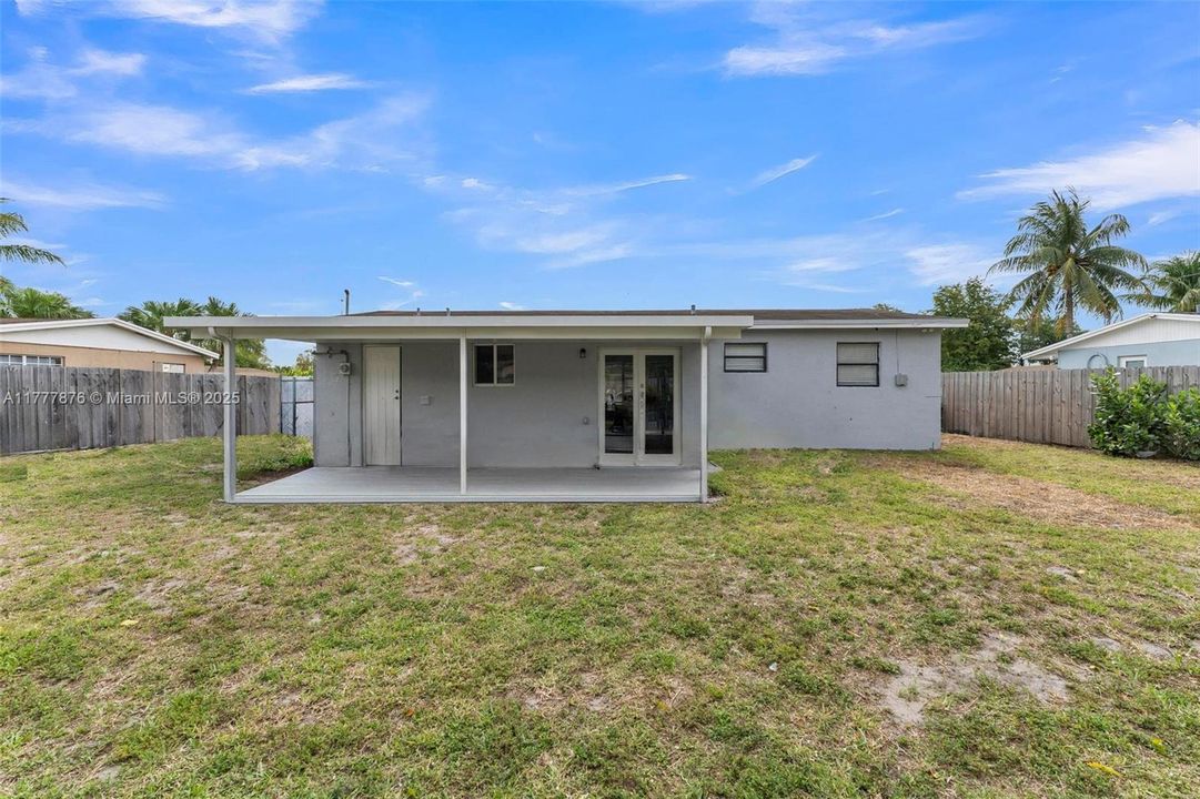 Recently Sold: $465,000 (3 beds, 2 baths, 1056 Square Feet)