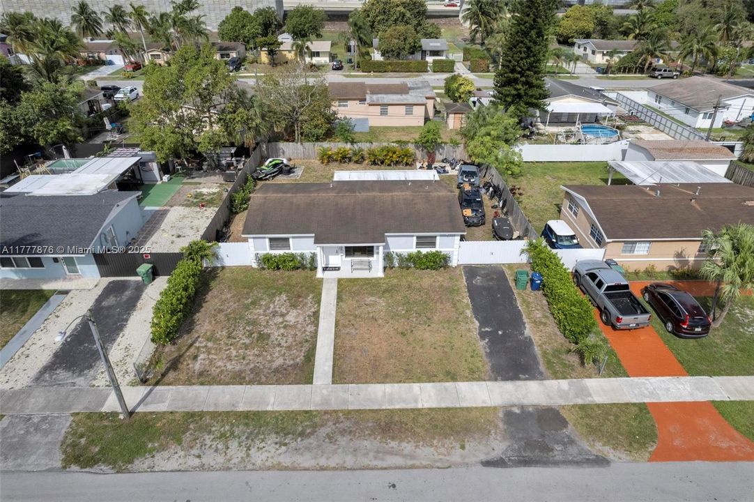 Recently Sold: $465,000 (3 beds, 2 baths, 1056 Square Feet)