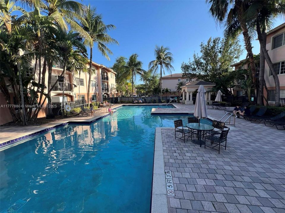 En Venta: $434,000 (2 camas, 2 baños, 1054 Pies cuadrados)