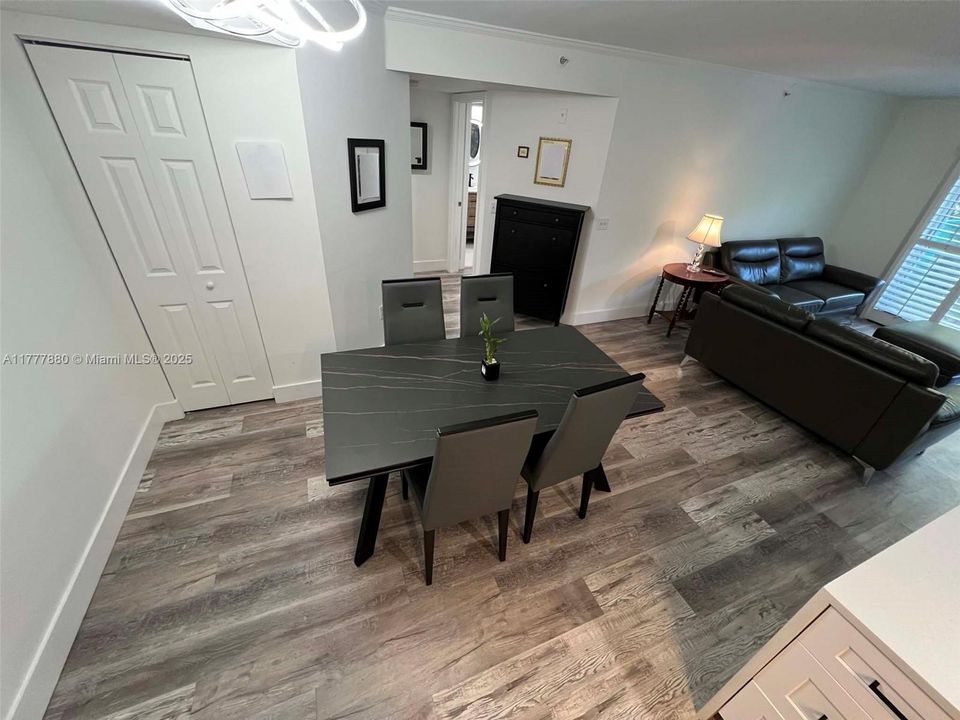 En Venta: $434,000 (2 camas, 2 baños, 1054 Pies cuadrados)