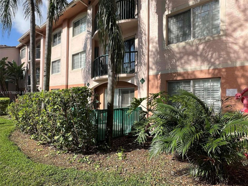 En Venta: $434,000 (2 camas, 2 baños, 1054 Pies cuadrados)