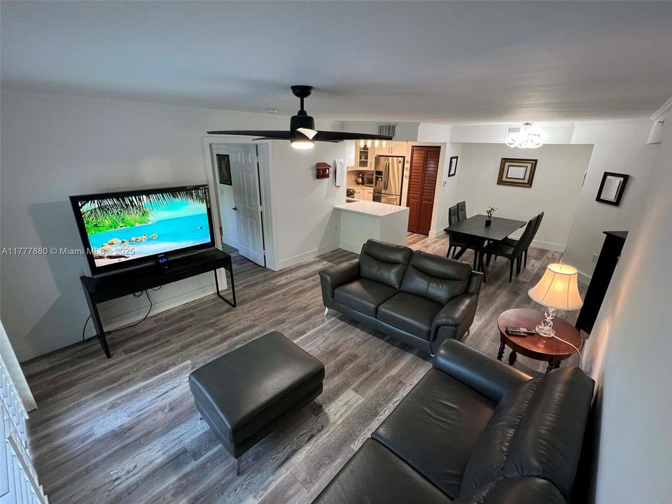 En Venta: $434,000 (2 camas, 2 baños, 1054 Pies cuadrados)