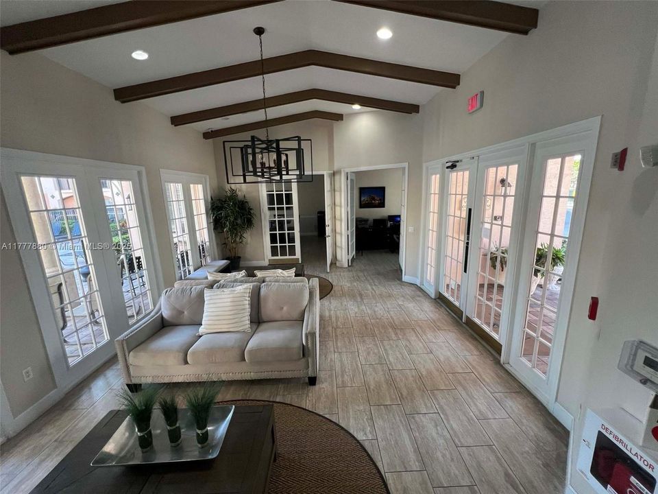 En Venta: $434,000 (2 camas, 2 baños, 1054 Pies cuadrados)