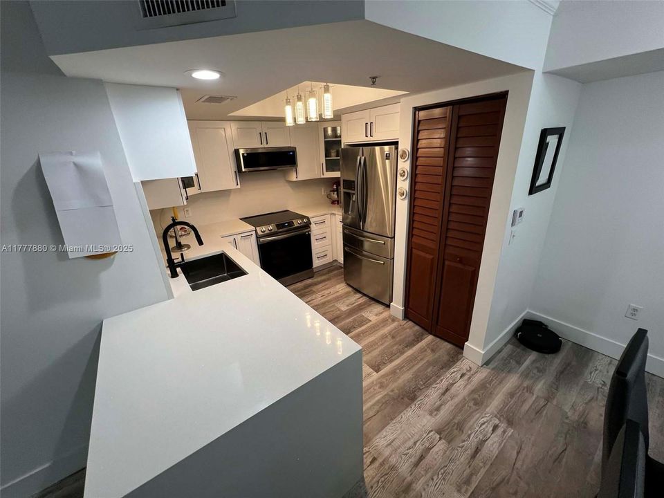 En Venta: $434,000 (2 camas, 2 baños, 1054 Pies cuadrados)