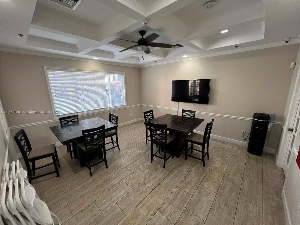 En Venta: $434,000 (2 camas, 2 baños, 1054 Pies cuadrados)