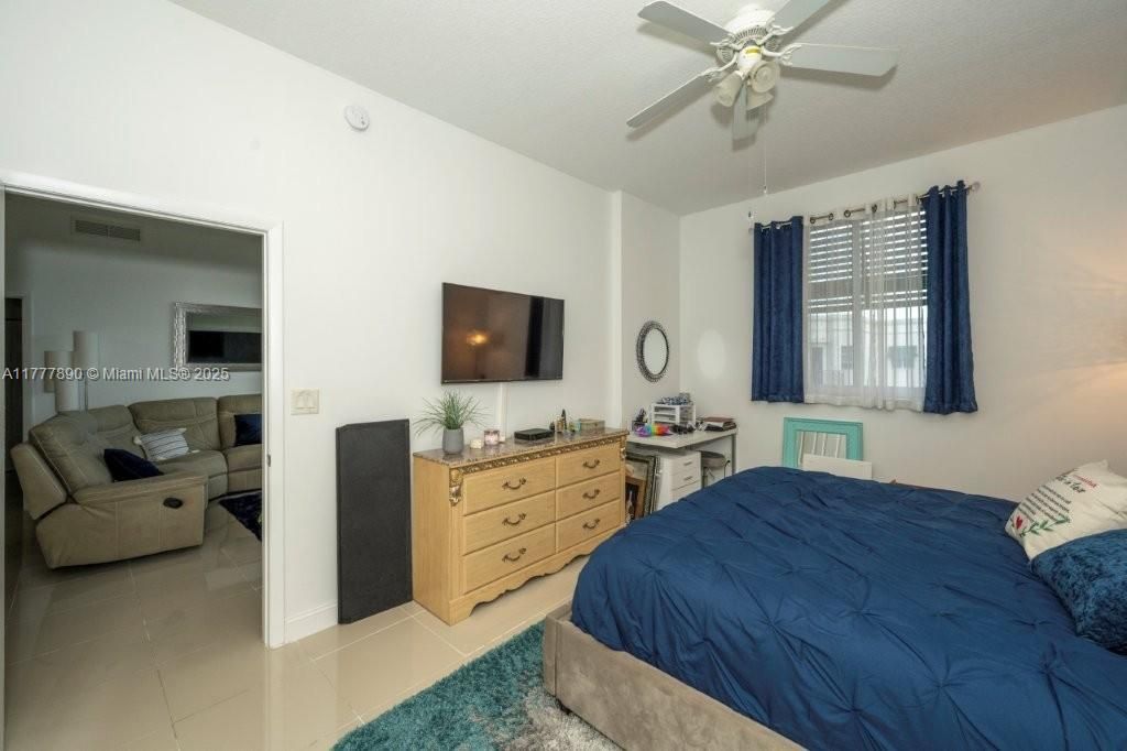 Recently Rented: $2,750 (2 beds, 2 baths, 1144 Square Feet)