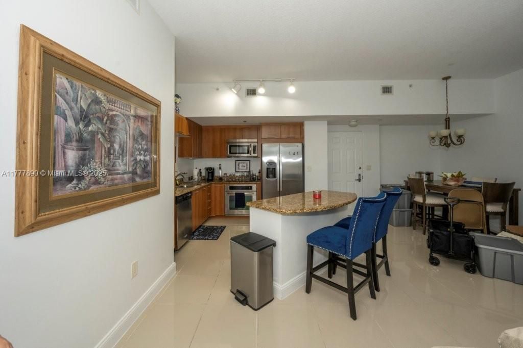 Recently Rented: $2,750 (2 beds, 2 baths, 1144 Square Feet)