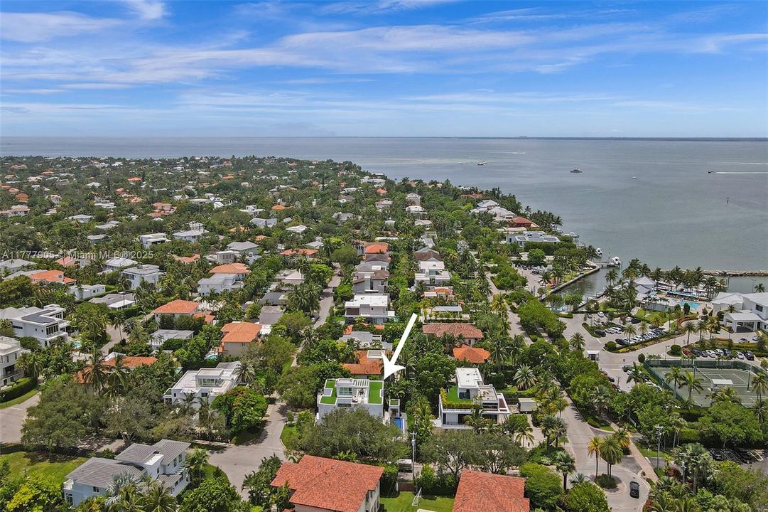 Vendido Recientemente: $5,999,000 (5 camas, 5 baños, 3791 Pies cuadrados)