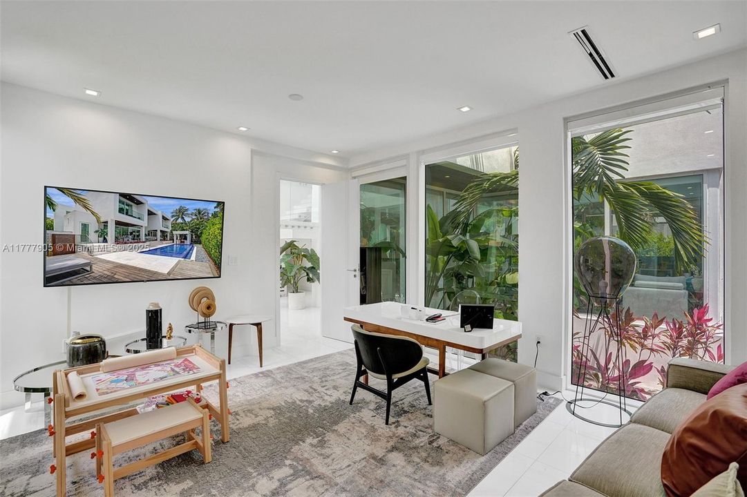 Vendido Recientemente: $5,999,000 (5 camas, 5 baños, 3791 Pies cuadrados)