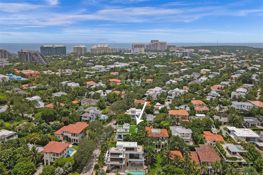 Vendido Recientemente: $5,999,000 (5 camas, 5 baños, 3791 Pies cuadrados)