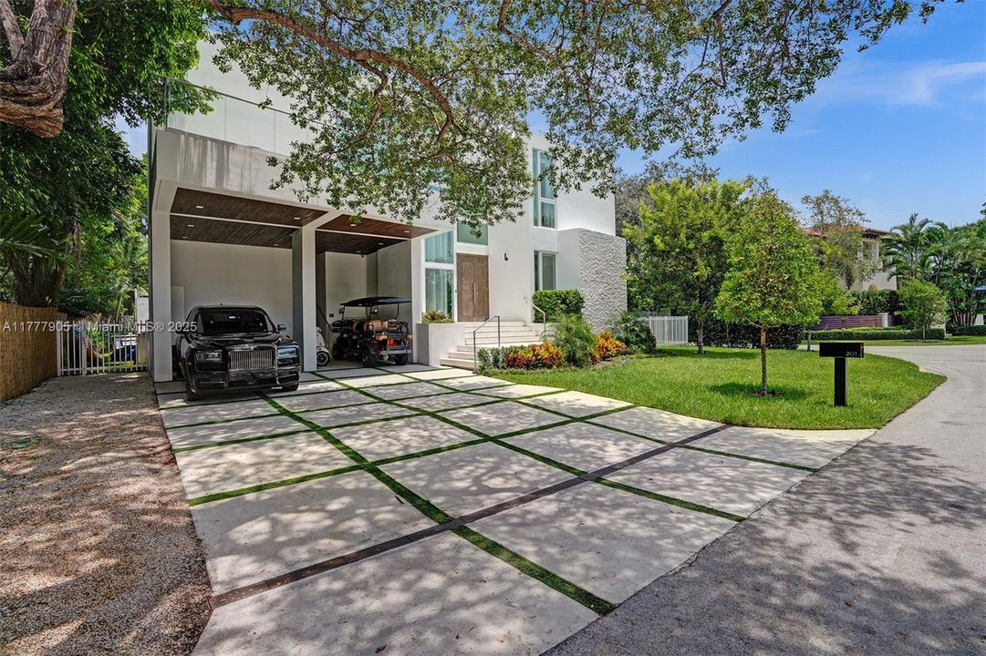 Vendido Recientemente: $5,999,000 (5 camas, 5 baños, 3791 Pies cuadrados)