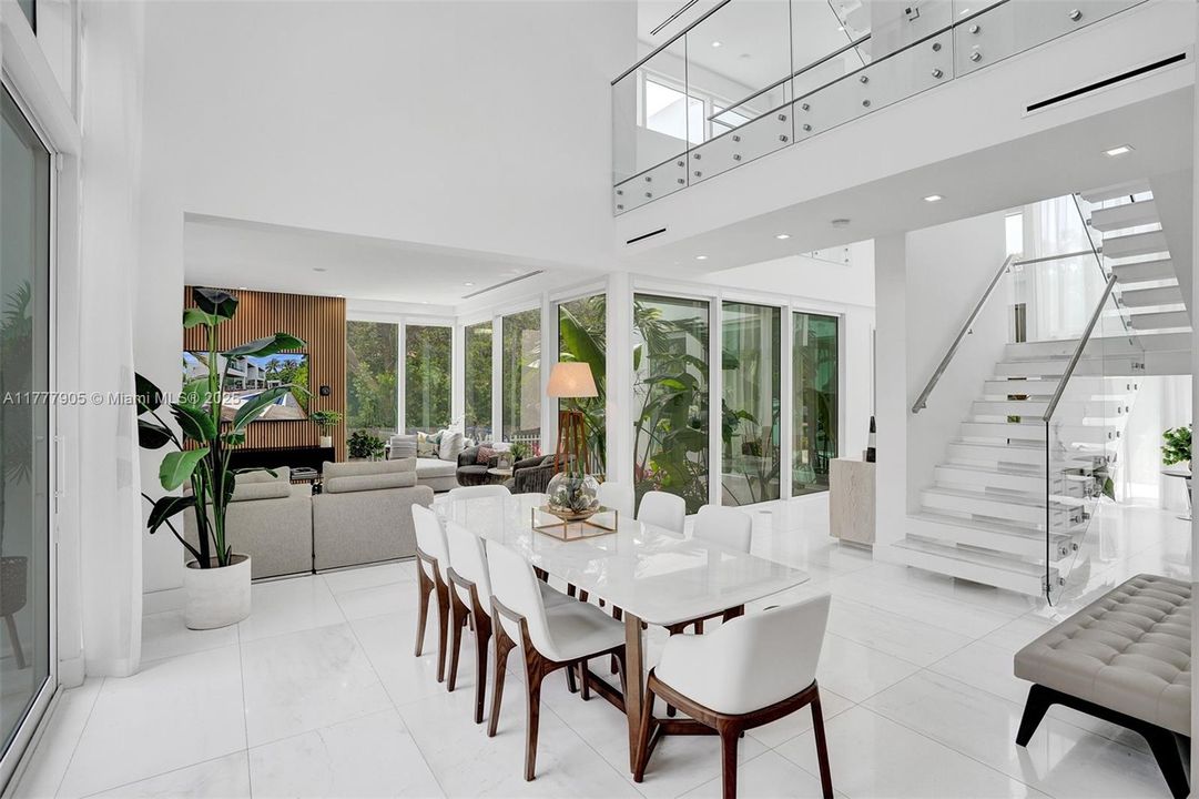 Vendido Recientemente: $5,999,000 (5 camas, 5 baños, 3791 Pies cuadrados)