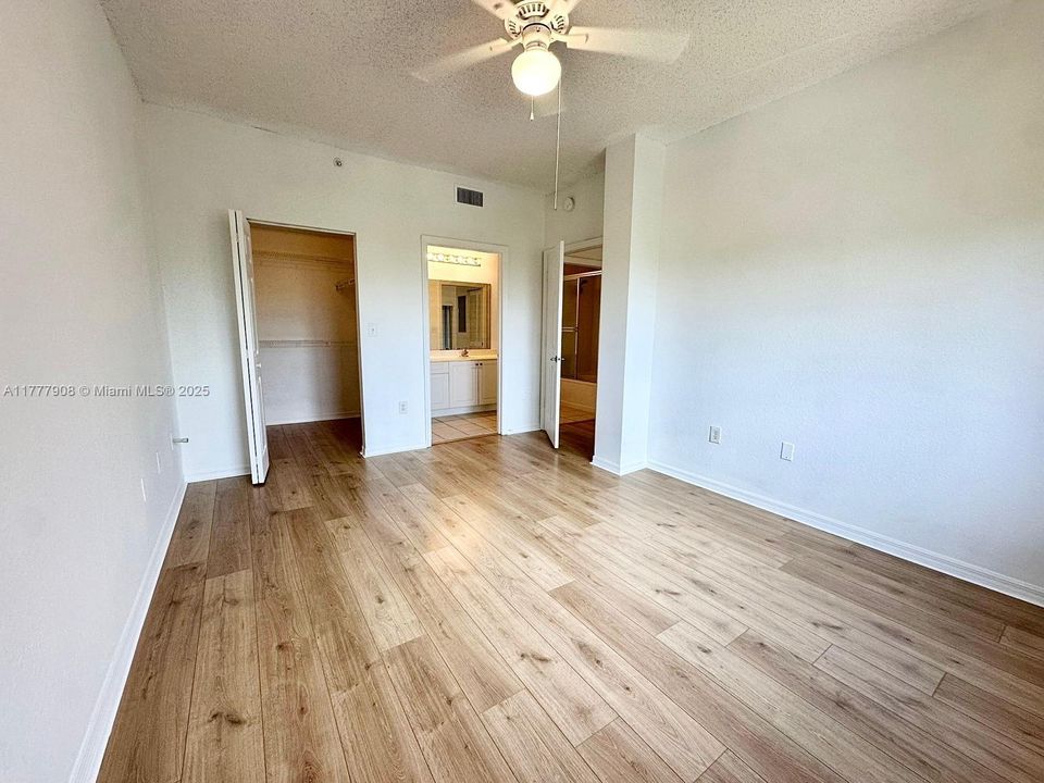Recently Rented: $2,100 (1 beds, 1 baths, 765 Square Feet)