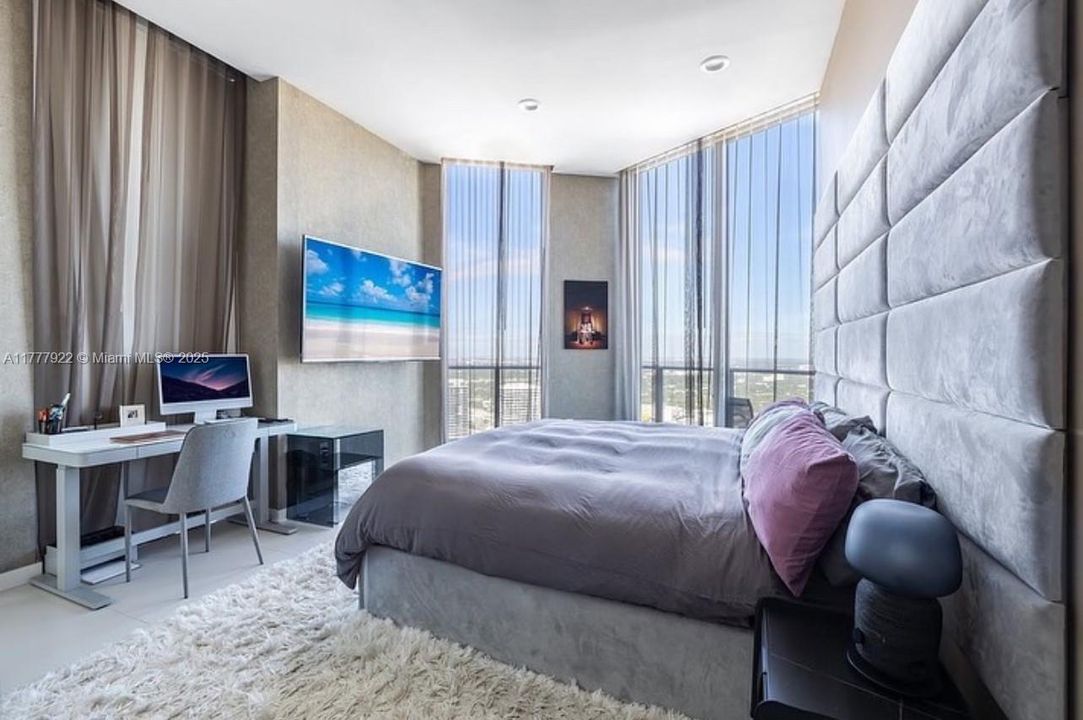 Recently Sold: $1,600,000 (4 beds, 4 baths, 2320 Square Feet)