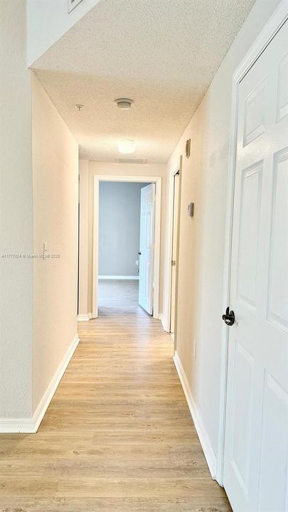 Recently Rented: $2,200 (1 beds, 1 baths, 878 Square Feet)