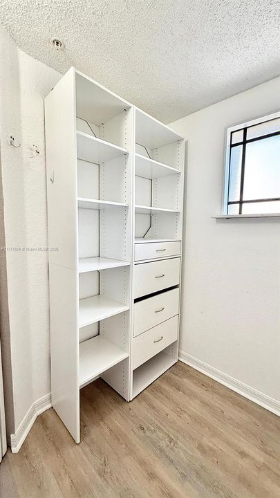 Recently Rented: $2,200 (1 beds, 1 baths, 878 Square Feet)