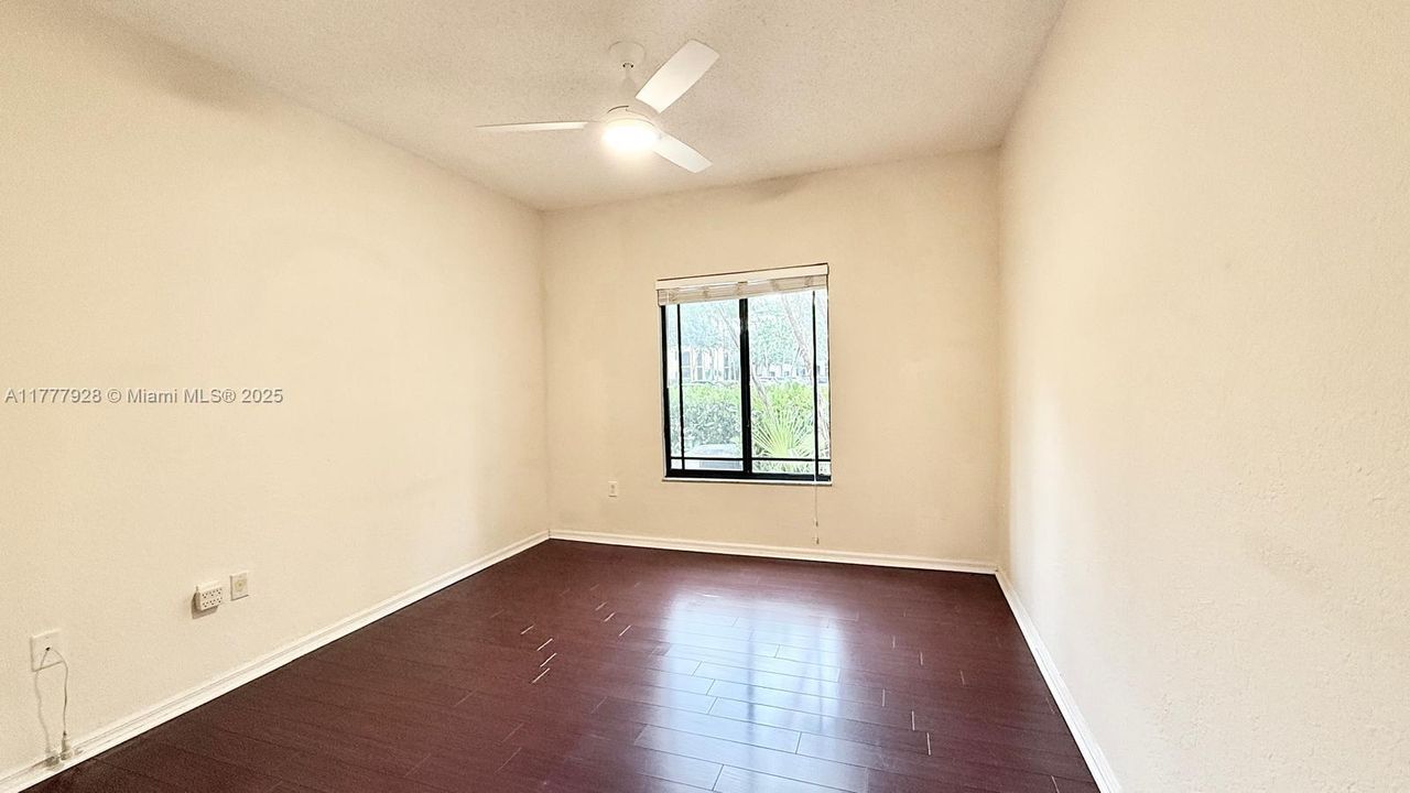 最近租的: $2,100 (1 贝兹, 1 浴室, 819 平方英尺)