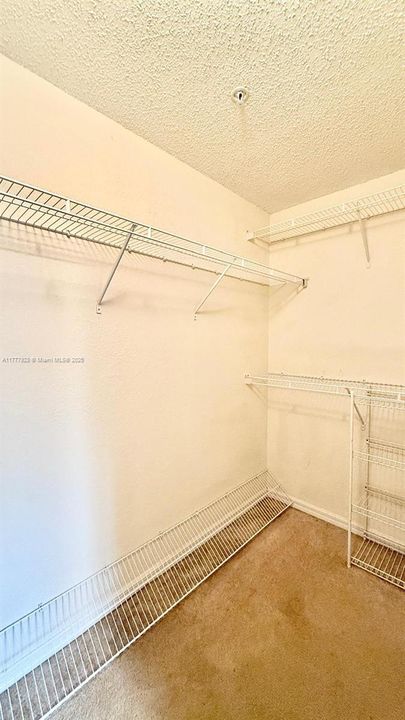 最近租的: $2,100 (1 贝兹, 1 浴室, 819 平方英尺)