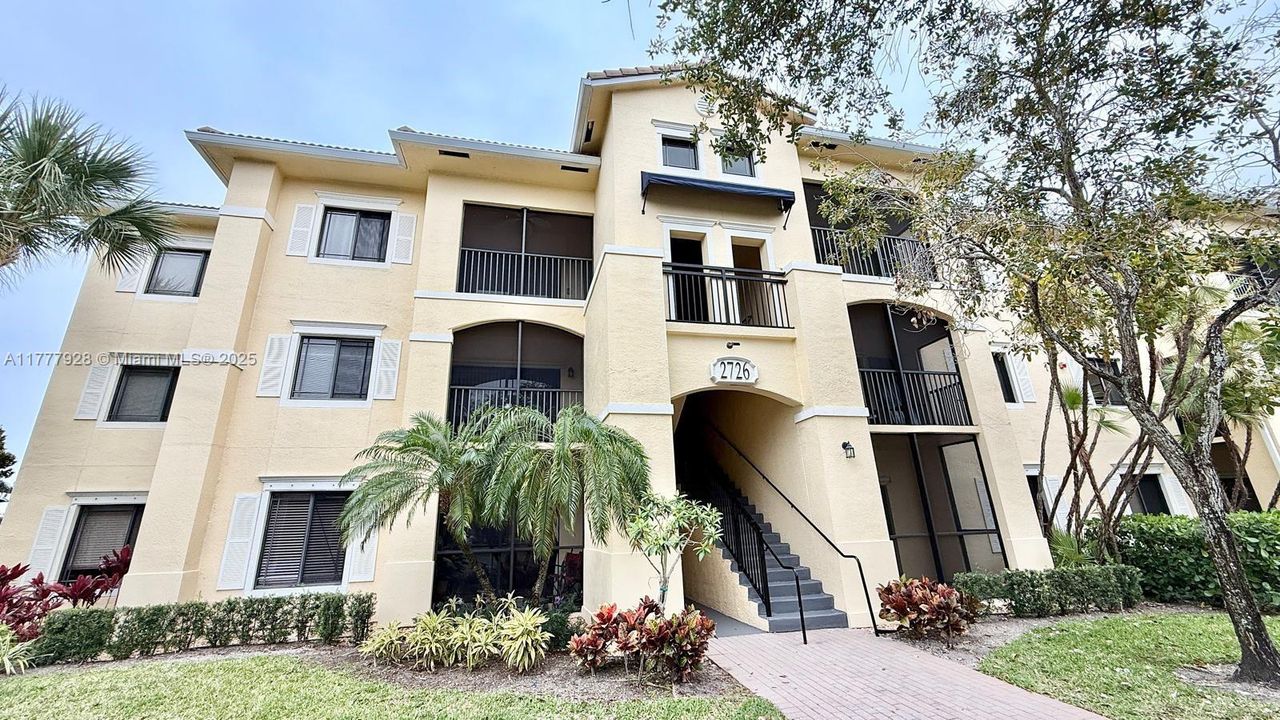 最近租的: $2,100 (1 贝兹, 1 浴室, 819 平方英尺)