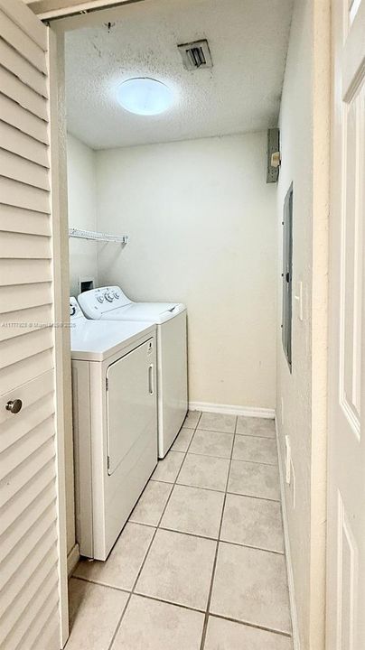 最近租的: $2,100 (1 贝兹, 1 浴室, 819 平方英尺)