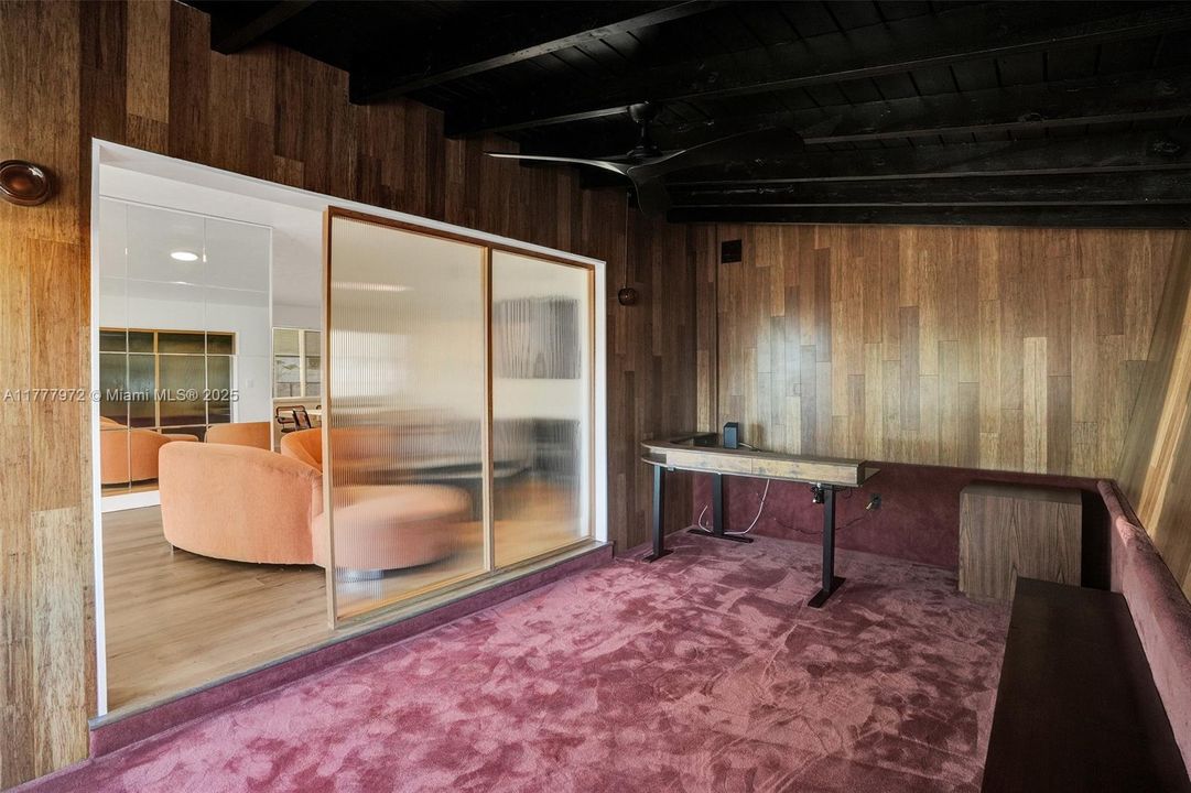 Recently Rented: $3,000 (2 beds, 1 baths, 1061 Square Feet)