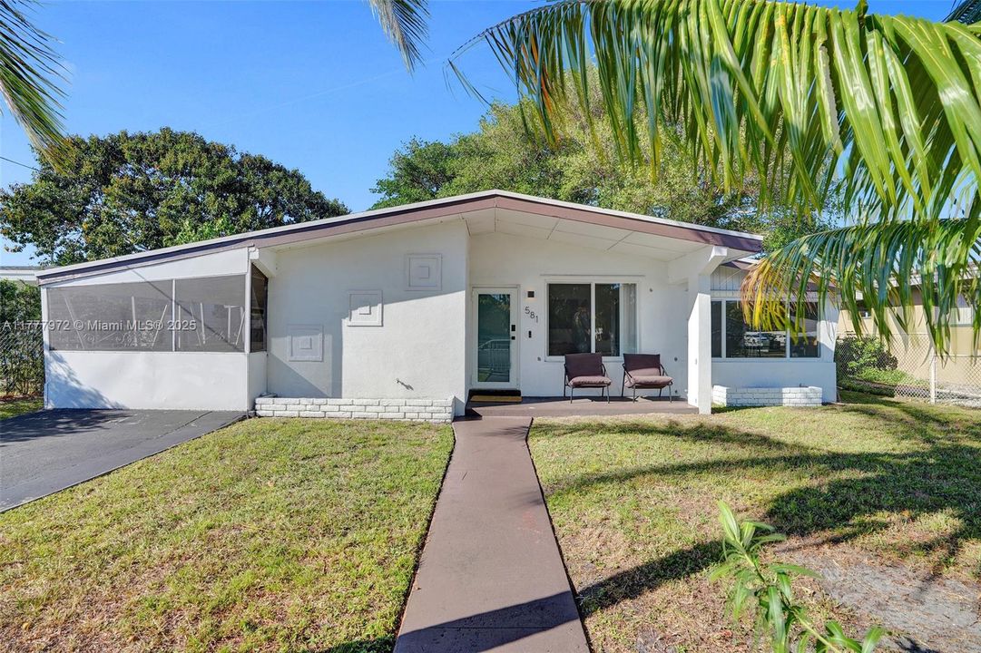 Recently Rented: $3,000 (2 beds, 1 baths, 1061 Square Feet)