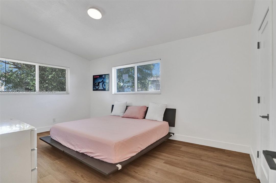 Recently Rented: $3,000 (2 beds, 1 baths, 1061 Square Feet)