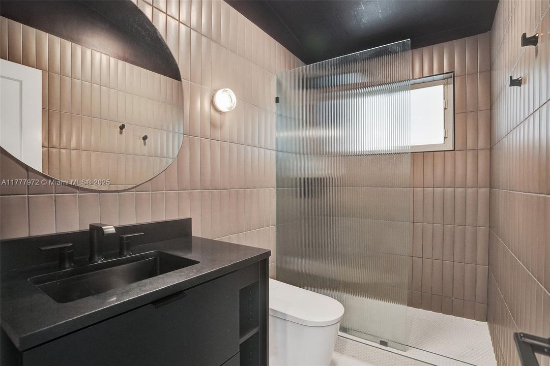 Recently Rented: $3,000 (2 beds, 1 baths, 1061 Square Feet)