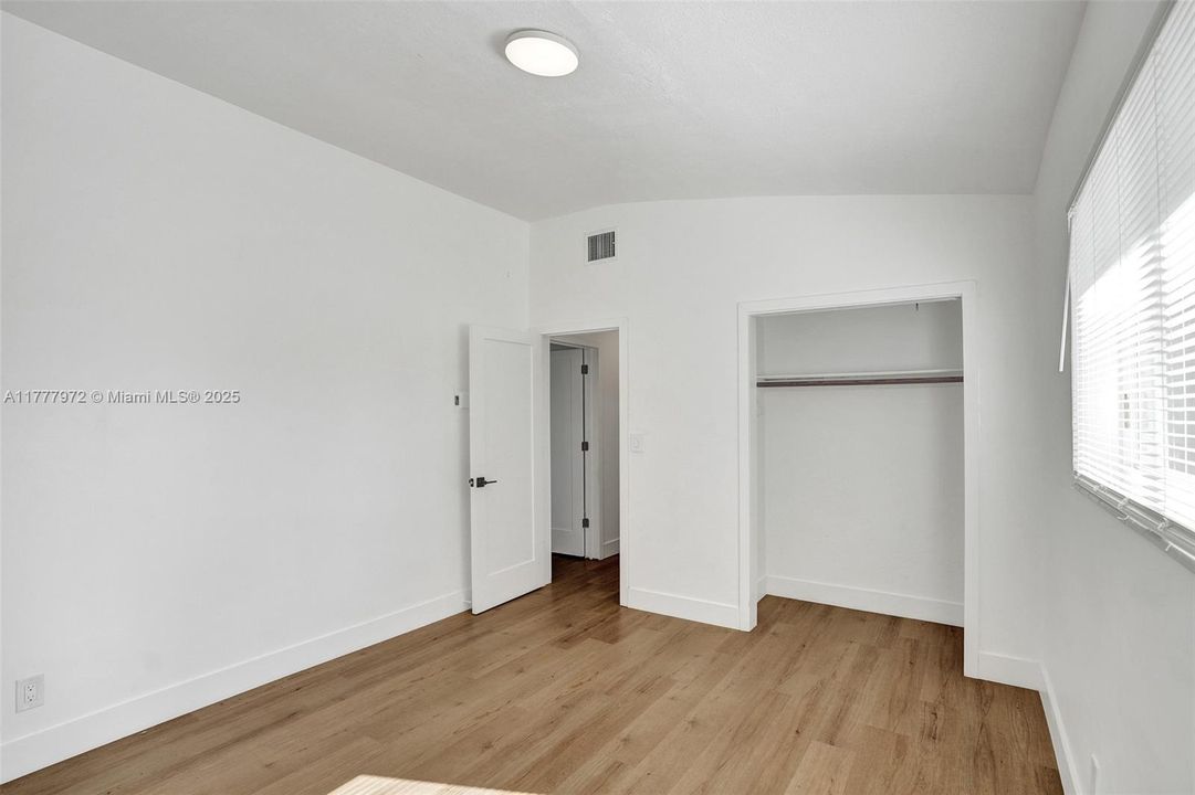 Recently Rented: $3,000 (2 beds, 1 baths, 1061 Square Feet)
