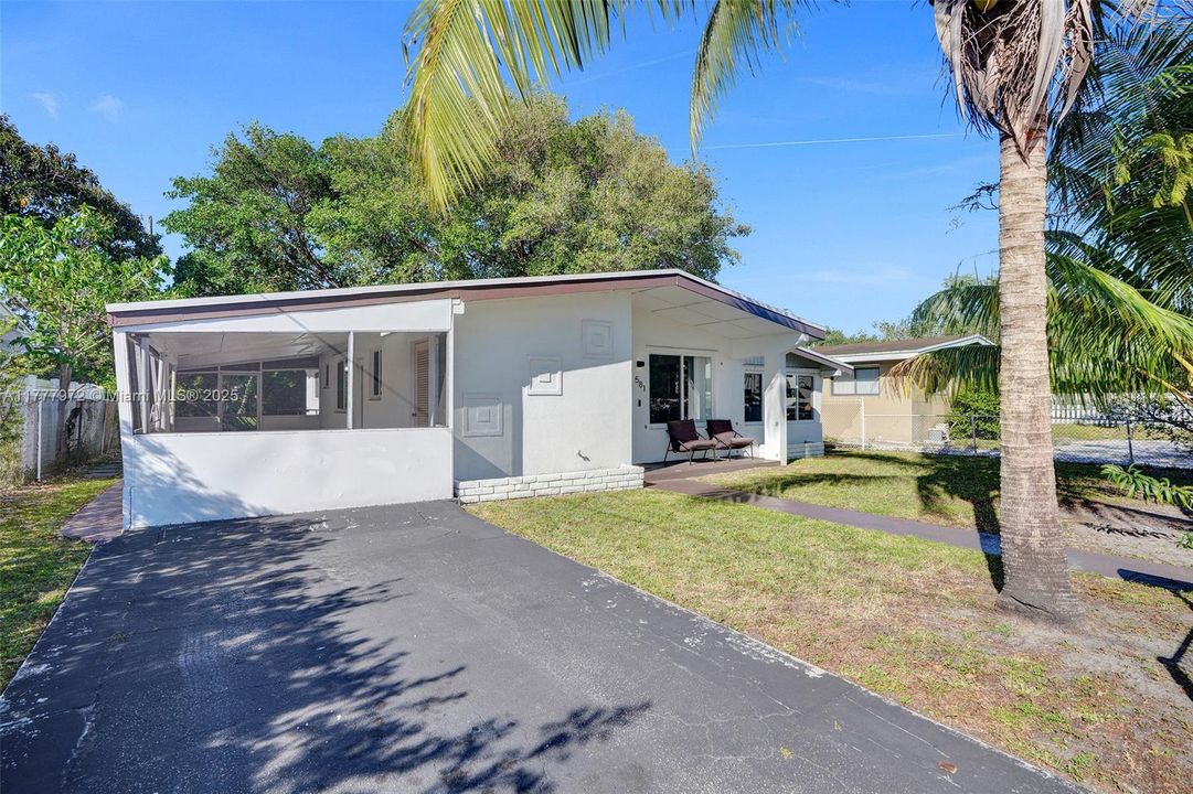 Recently Rented: $3,000 (2 beds, 1 baths, 1061 Square Feet)