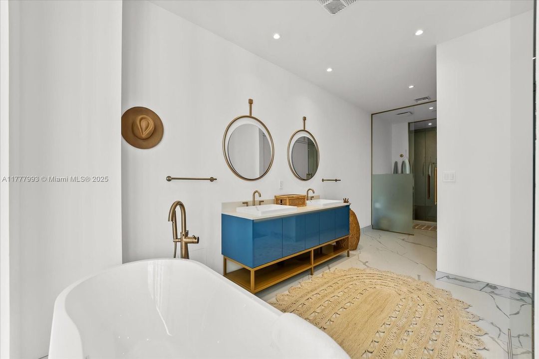 最近租的: $16,000 (2 贝兹, 2 浴室, 0 平方英尺)