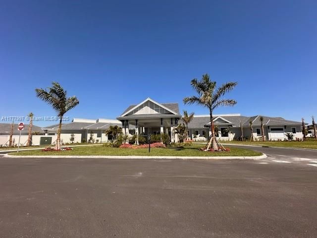 Second Bar and Grill by the pool