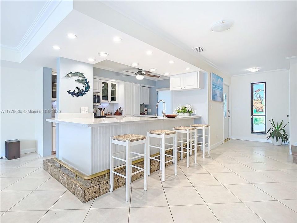 Recently Rented: $5,695 (3 beds, 2 baths, 1670 Square Feet)