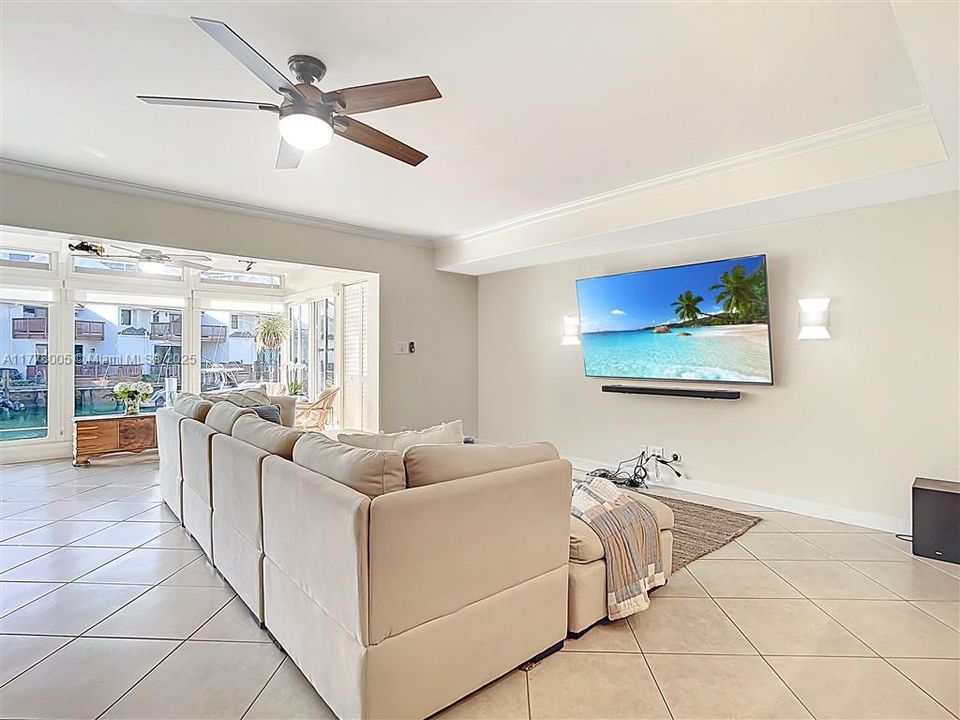 Recently Rented: $5,695 (3 beds, 2 baths, 1670 Square Feet)