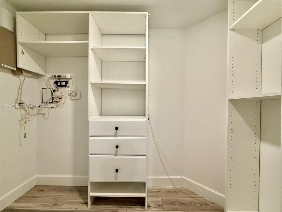 Vendido Recientemente: $355,000 (3 camas, 2 baños, 1311 Pies cuadrados)