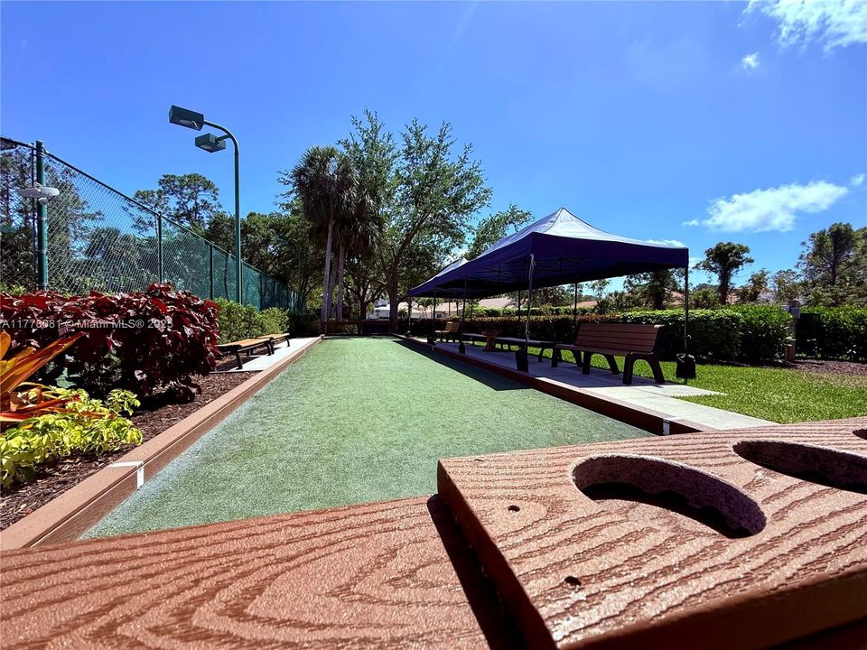 Vendido Recientemente: $355,000 (3 camas, 2 baños, 1311 Pies cuadrados)