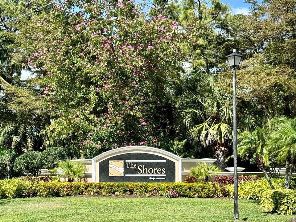 Vendido Recientemente: $355,000 (3 camas, 2 baños, 1311 Pies cuadrados)