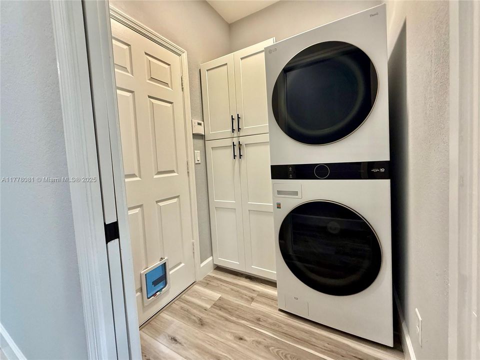 Vendido Recientemente: $355,000 (3 camas, 2 baños, 1311 Pies cuadrados)