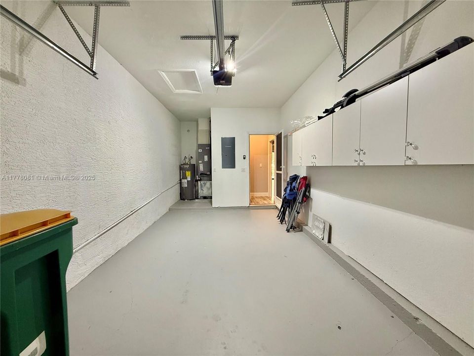 Vendido Recientemente: $355,000 (3 camas, 2 baños, 1311 Pies cuadrados)