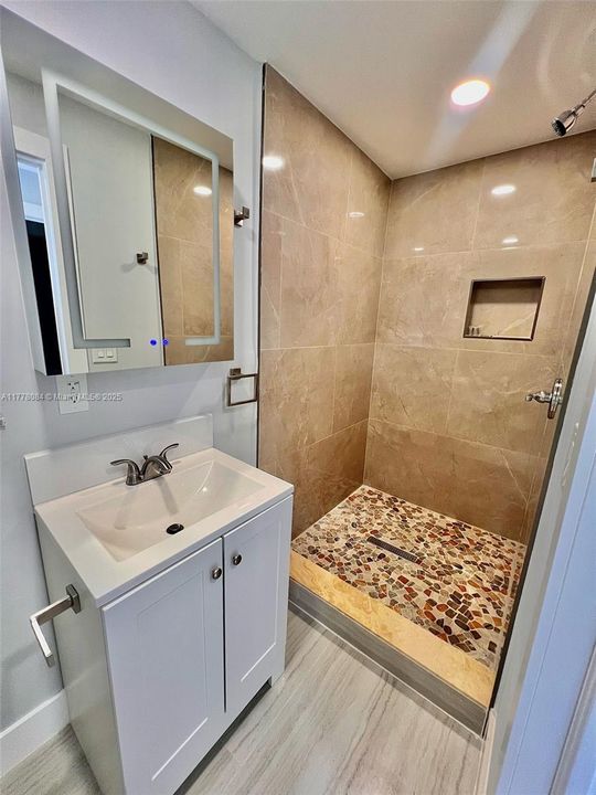 Recently Rented: $1,800 (1 beds, 1 baths, 0 Square Feet)