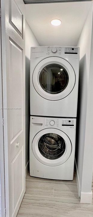 Recently Rented: $1,800 (1 beds, 1 baths, 0 Square Feet)