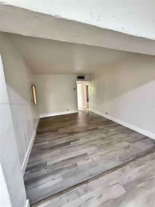 Недавно продано: $565,000 (4 спален, 3 ванн, 2046 Квадратных фут)