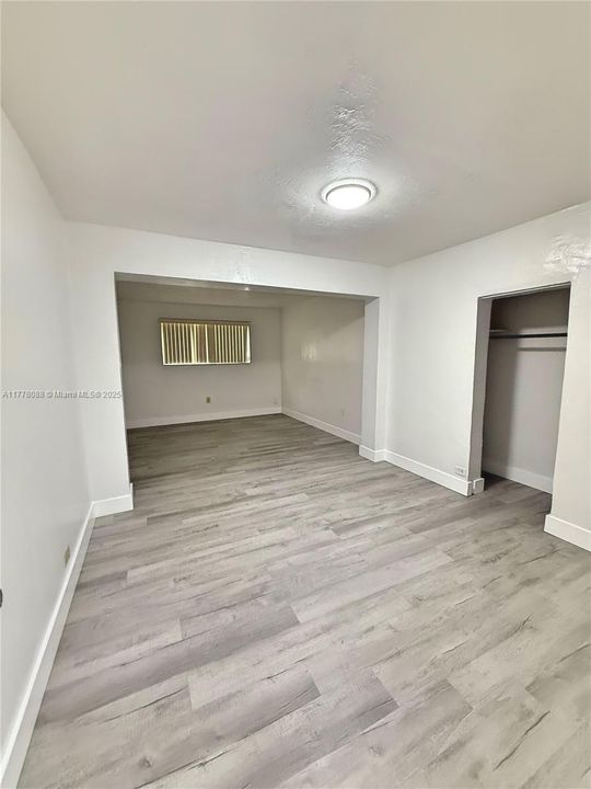 Недавно продано: $565,000 (4 спален, 3 ванн, 2046 Квадратных фут)