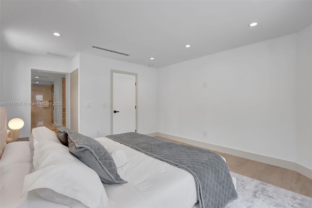 Недавно продано: $1,199,999 (3 спален, 3 ванн, 1888 Квадратных фут)