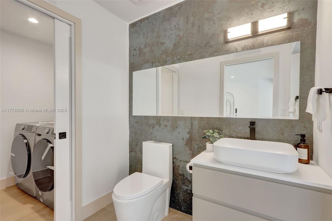 Недавно продано: $1,199,999 (3 спален, 3 ванн, 1888 Квадратных фут)