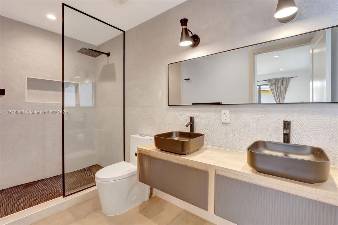 Недавно продано: $1,199,999 (3 спален, 3 ванн, 1888 Квадратных фут)