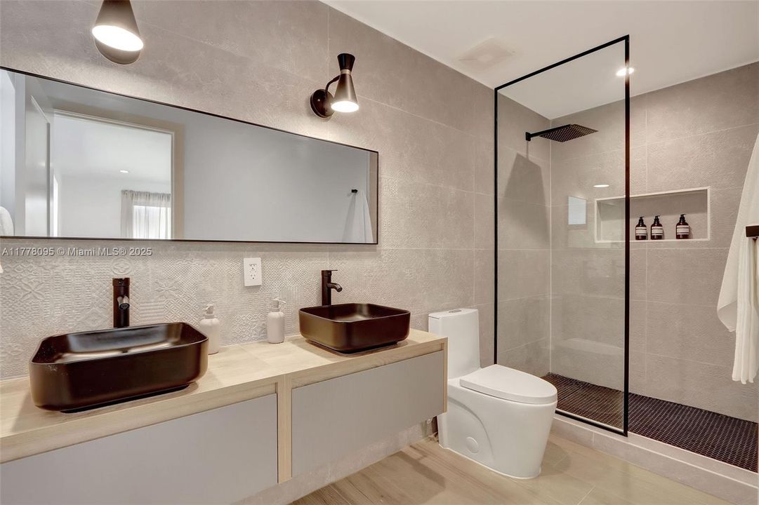 Недавно продано: $1,199,999 (3 спален, 3 ванн, 1888 Квадратных фут)